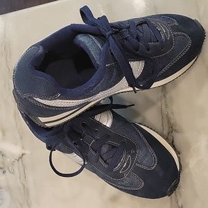 Women's cross tracker shoes